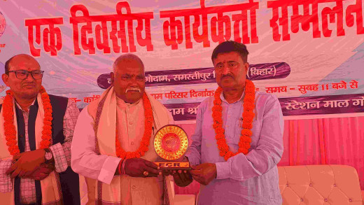 पूर्व मंत्री अजीत कुमार ने मजदूरों के संघर्ष में साथ देने का लिया संकल्प